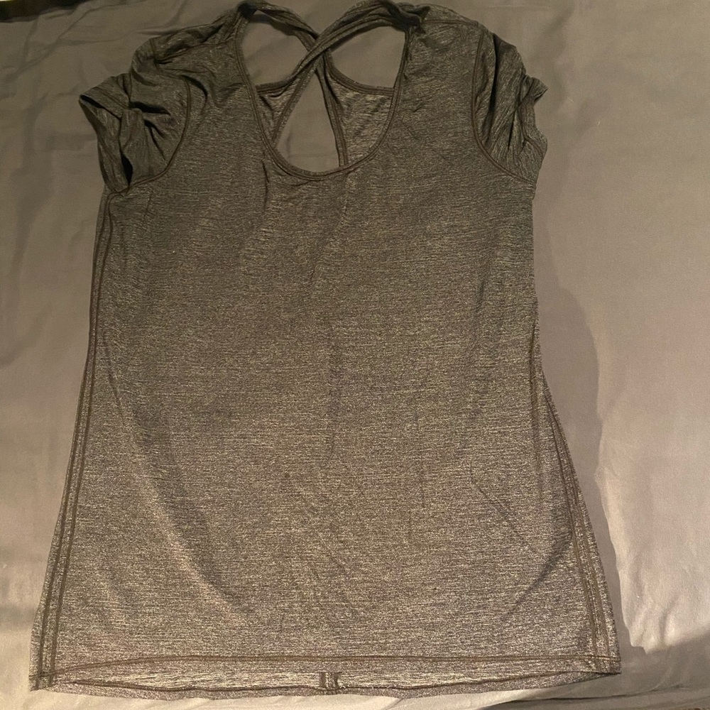 Lululemon top size 6